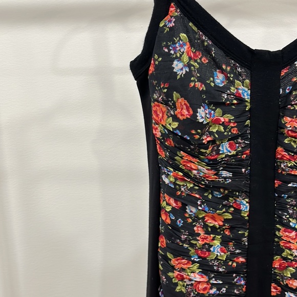 Ruched Black Floral Bodycon Dress - Picture 3 of 9